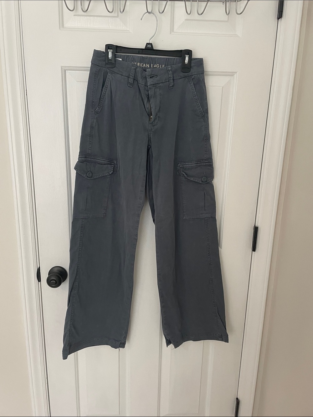 American Eagle Outfitters Men’s Charcoal Gray Cargo Pants